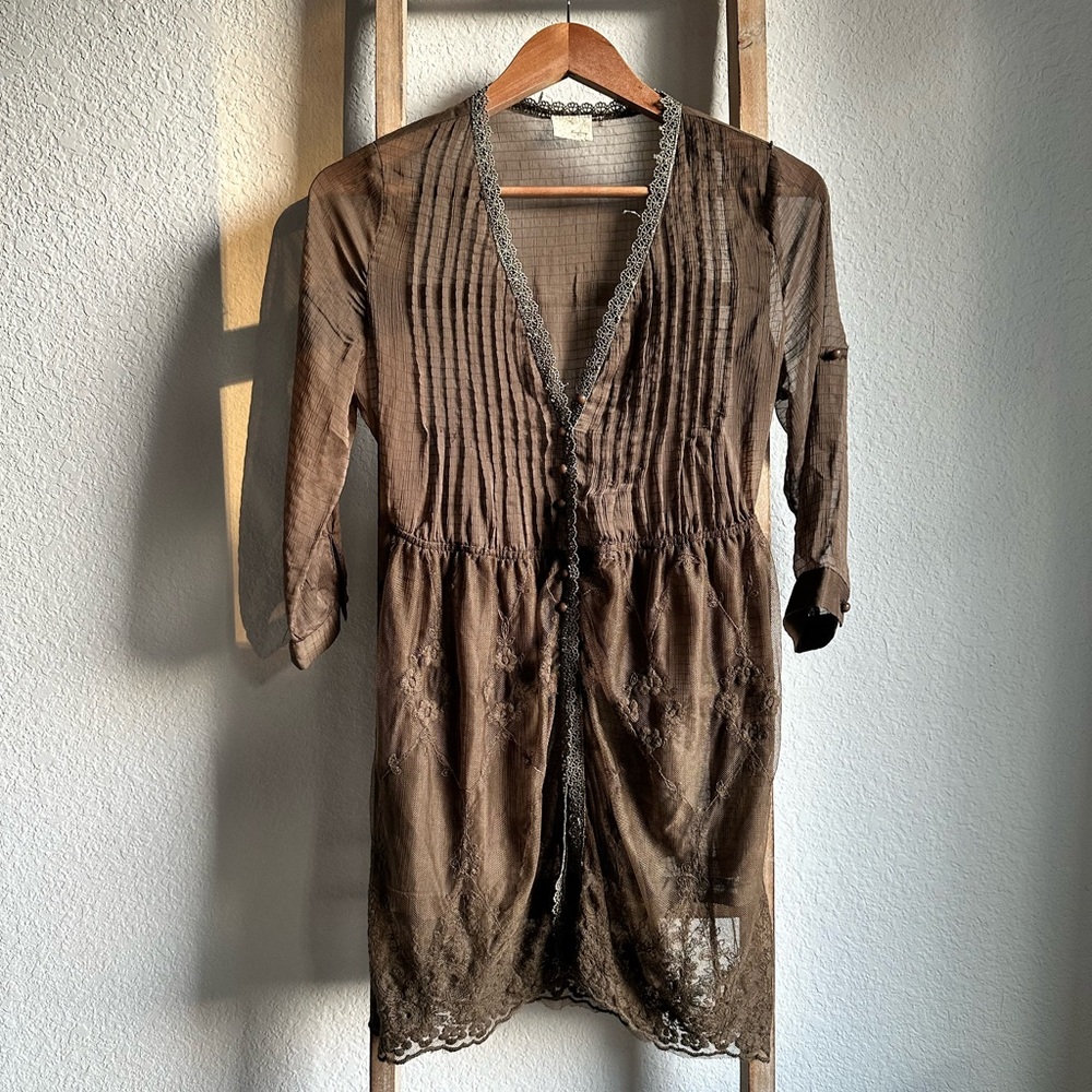 DayTrip olive green sheer top sz: Small